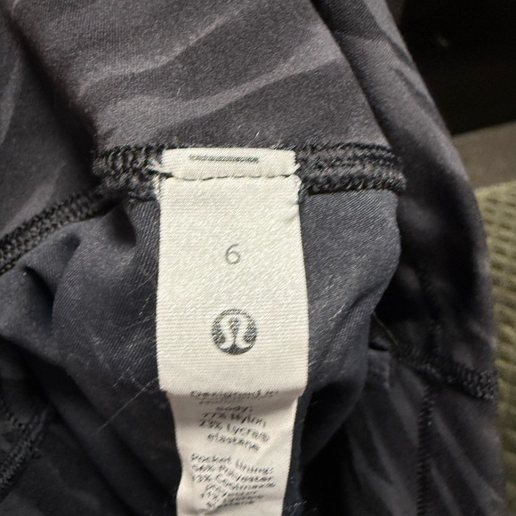 Lululemon Wunder Train High Rise Short 8" Le Tigre Camo Deep Coal Multi Size 6 - Picture 7 of 7